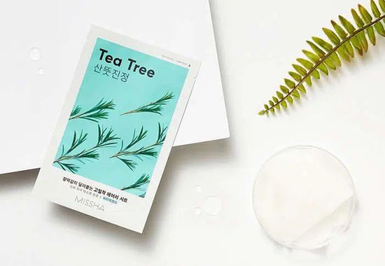The tea tree ingredient is good at controlling oil for sensitive skin with lots of sebum, while it soothes skin refreshingly. 