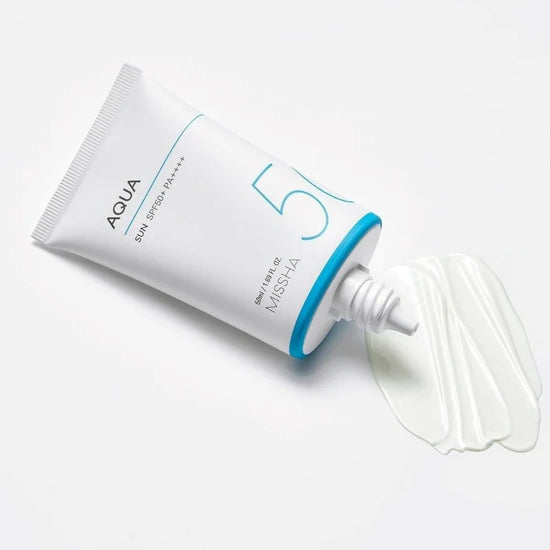 This Sunscreen for daily use provides skin care by protecting the skin from UV rays and harmful environmental factors. It helps prevent sunburns and reduces the risk of skin cancer and premature-aging.