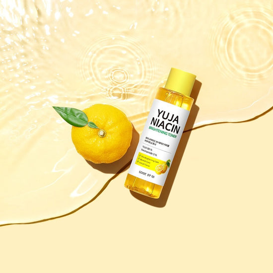 The Yuja Niacin Brightening Toner contains 90% citrus extract from rural South Korea. It is packed with botanical ingredients, such as niacinamide and 12 types of vitamins, which give a brightening effect. Its non-sticky watery texture gives extreme freshness to your skin.